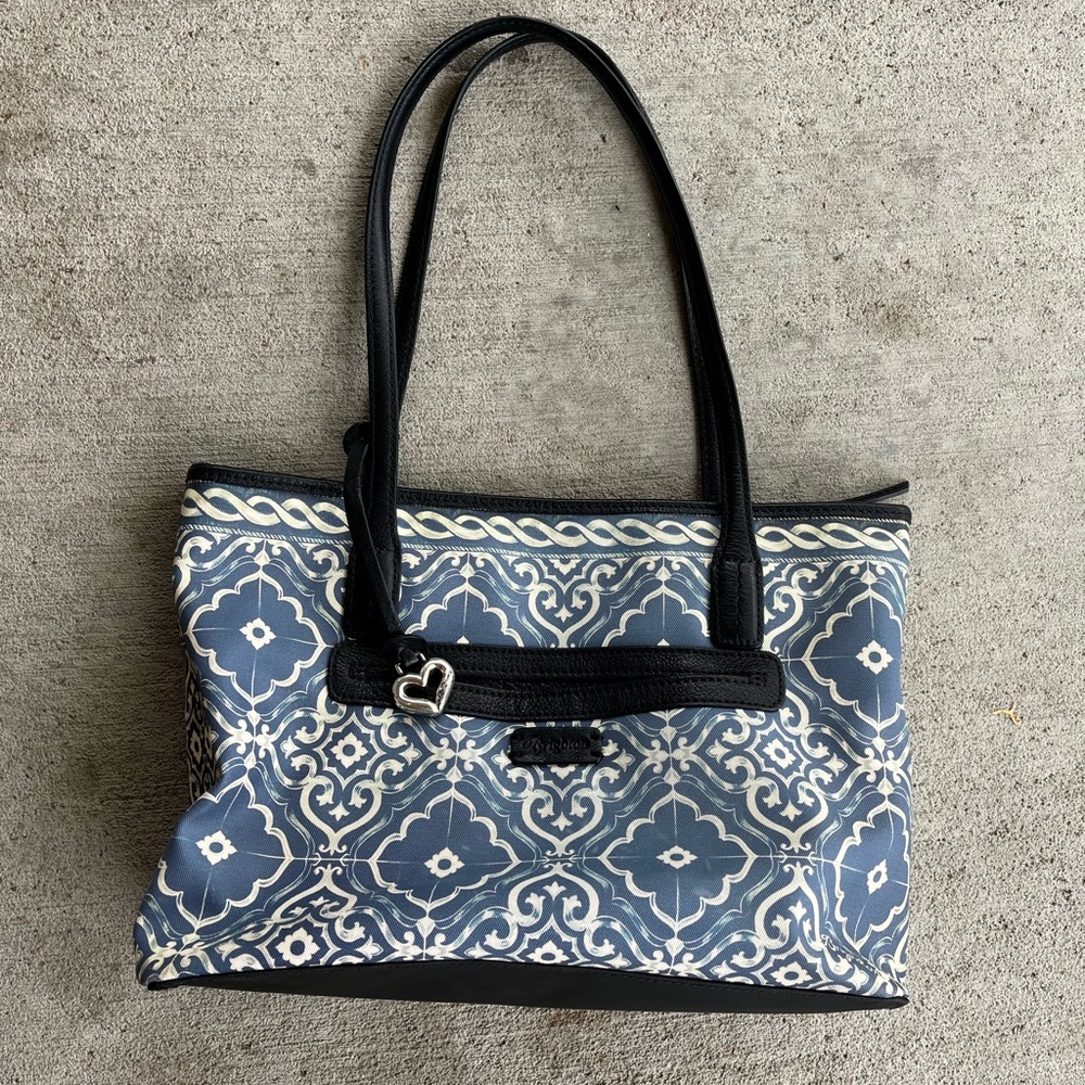 brighton handbag blue F369405. Good condition. Measures approx. 13x9.25x5 inches